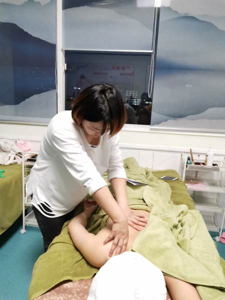 产后康复师教学现场