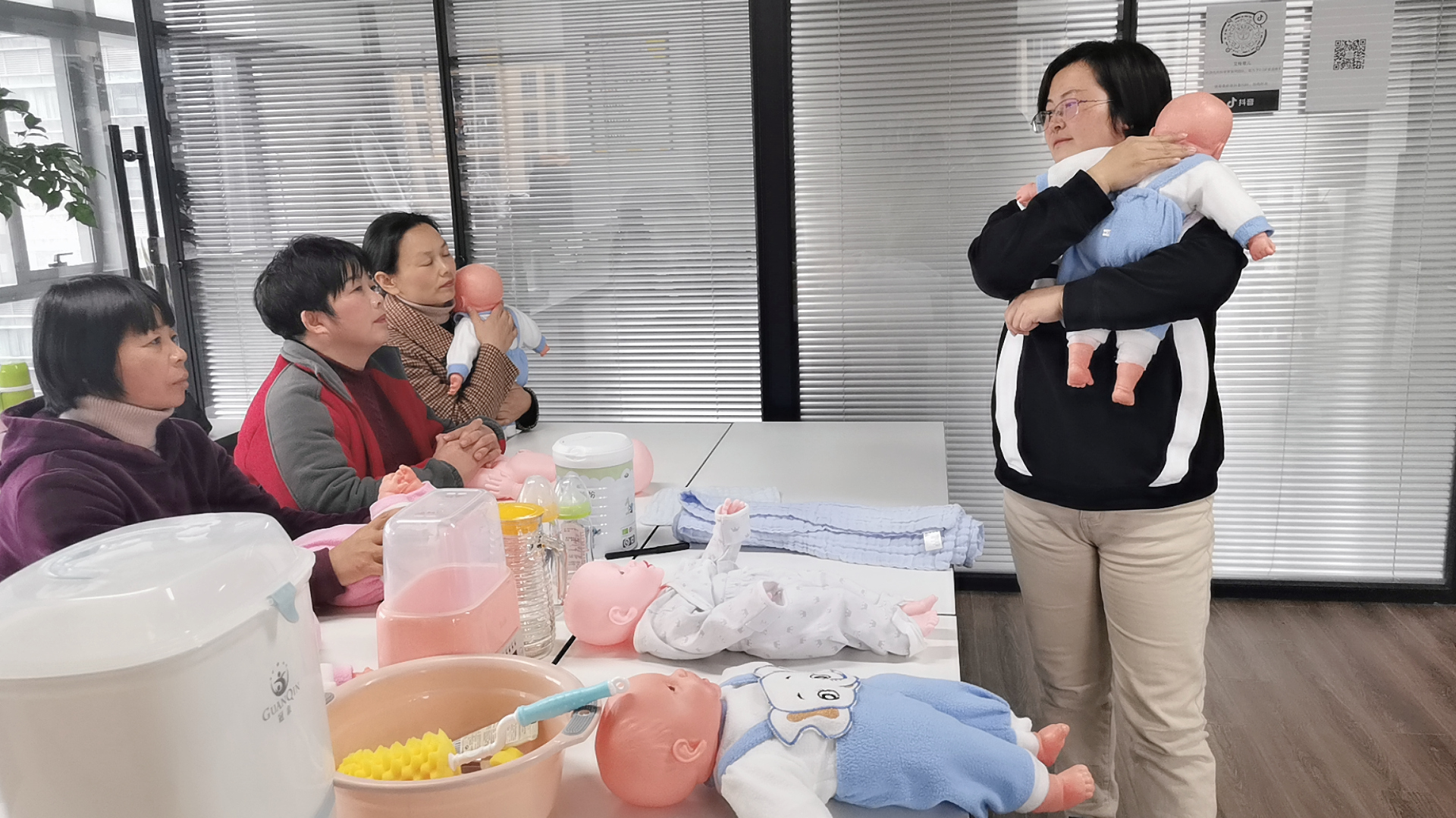 母婴护理培训班上课现场