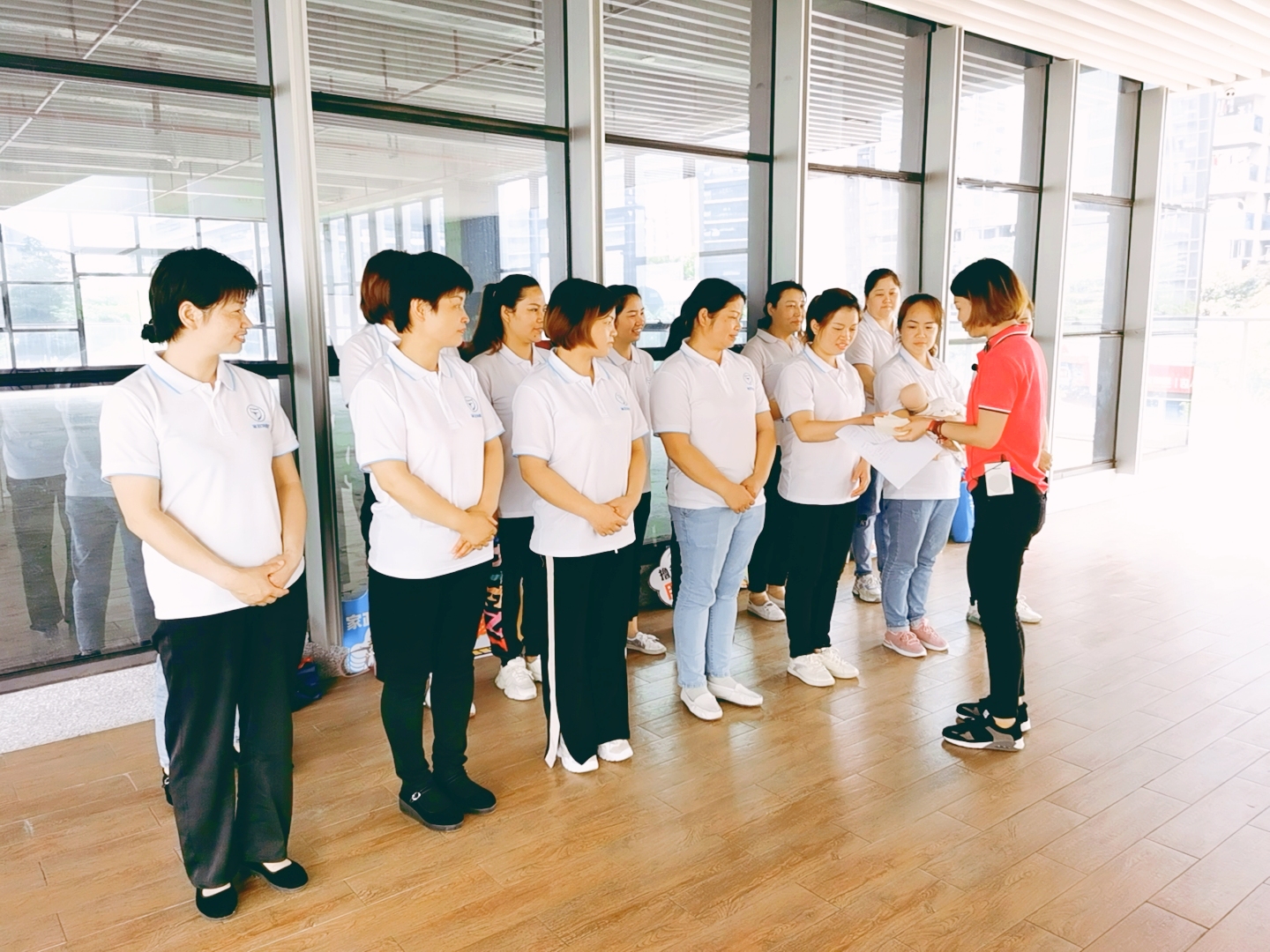 学院户外教学现场