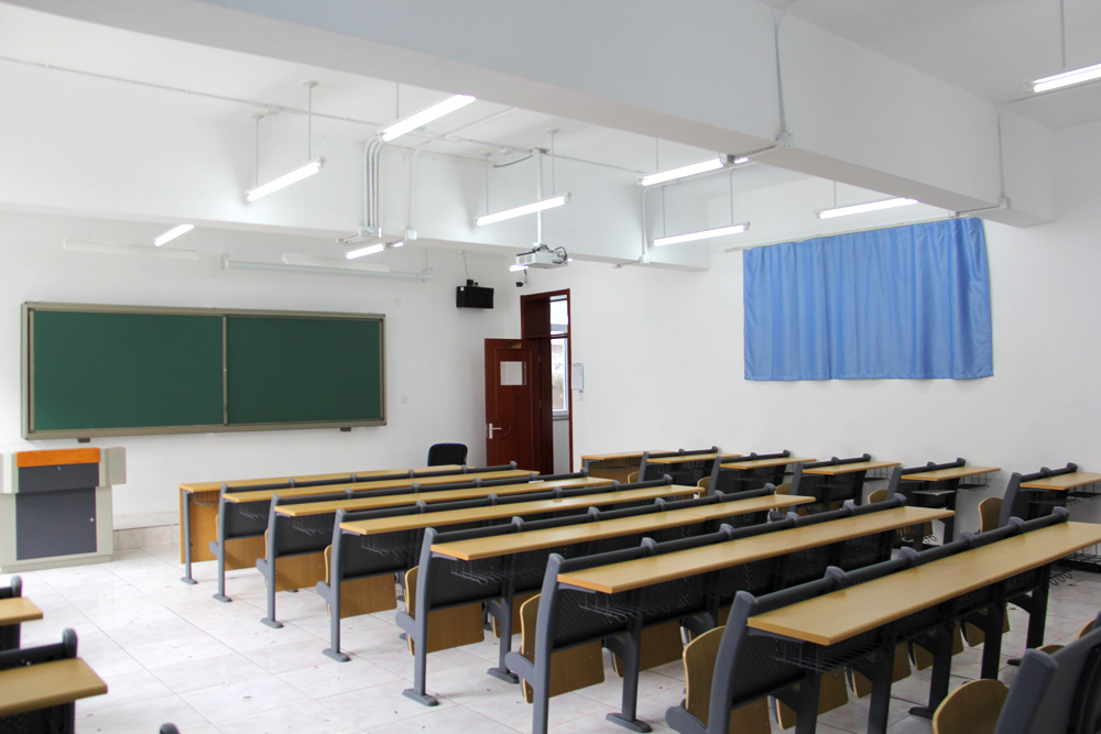 课室