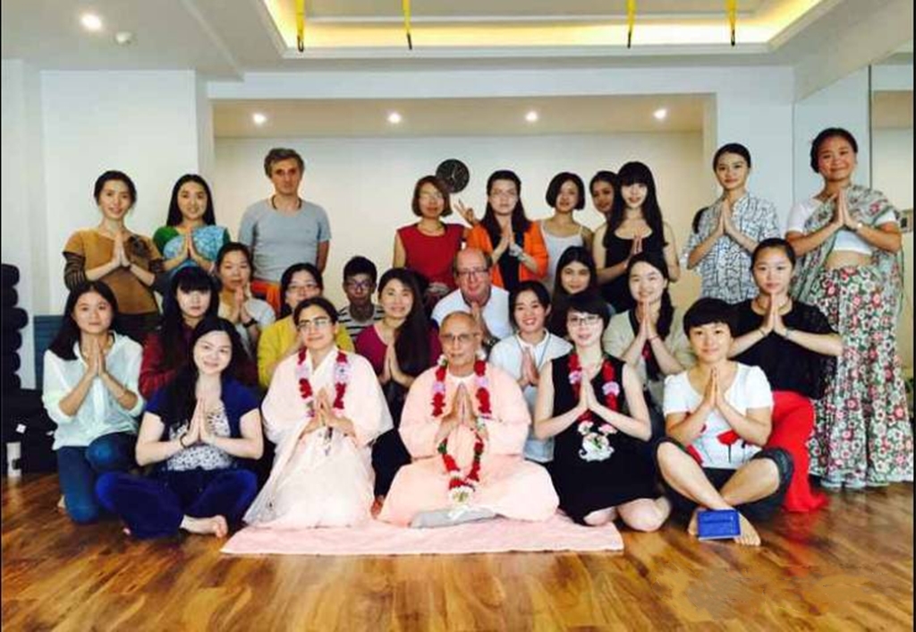 教学现场-奉爱瑜伽公开课