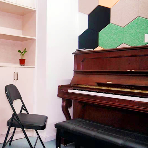 钢琴房