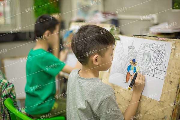 少儿绘画现场